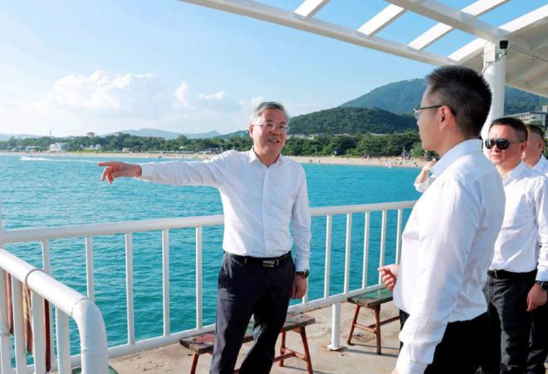 海南省省委常委、三亚市委书记周红波调研寰岛亚龙湾海底世界1